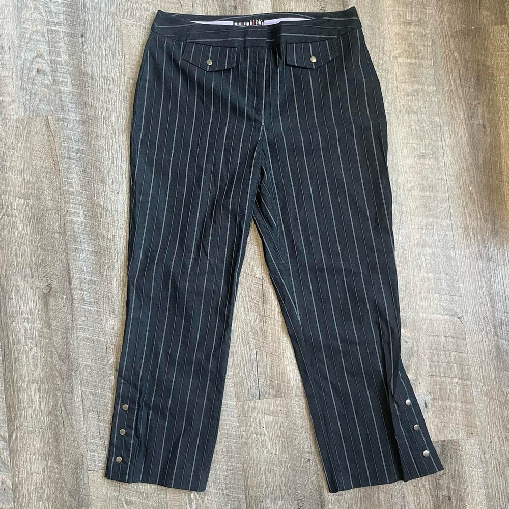 Vintage Dalia low waisted black pinstripe pants size: 10